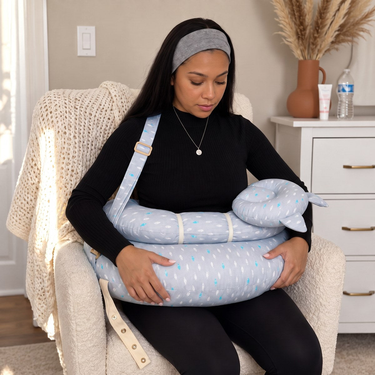 How the pillow sits on you with the shoulder strap